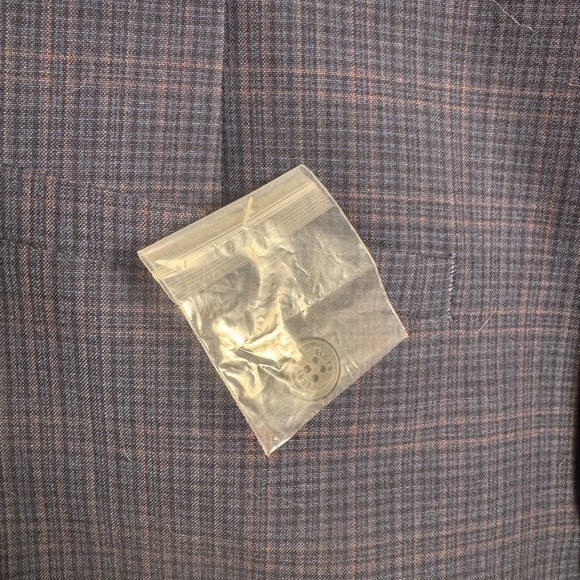 Perry Ellis size XL navy vest with lots of character and elegant style - Picture 6 of 7